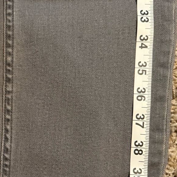 Calvin Klein Stonewashed Gray Denim-Ladies 8 - Picture 9 of 9